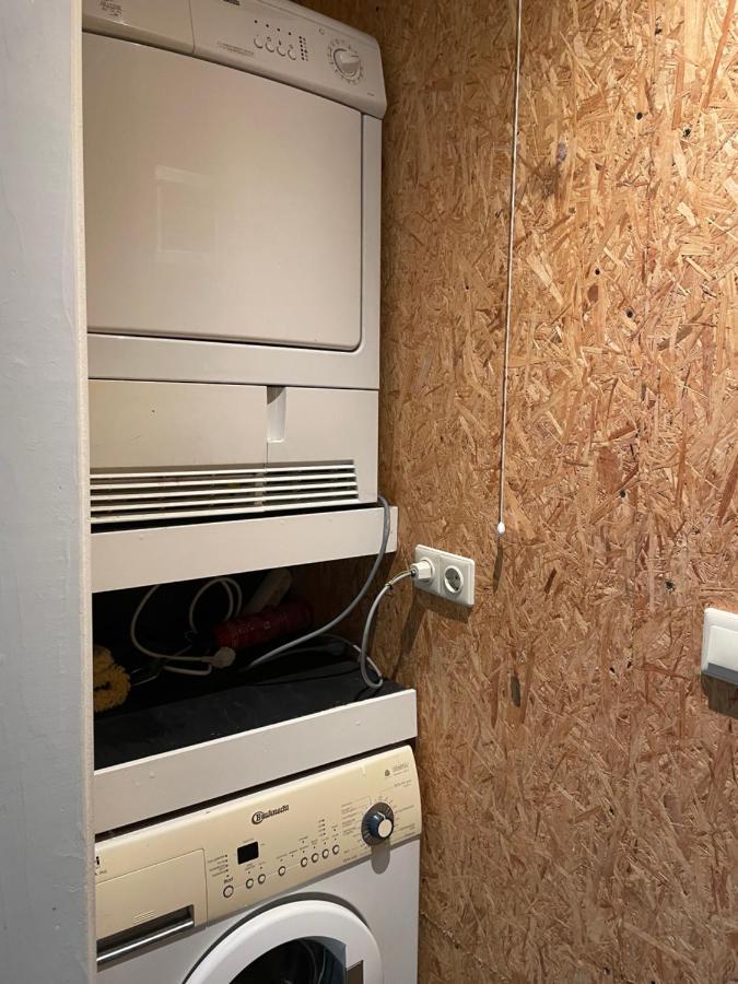 Tiny-House Van Zeecontainers Bij Het Bos Oranjewoud Bagian luar foto
